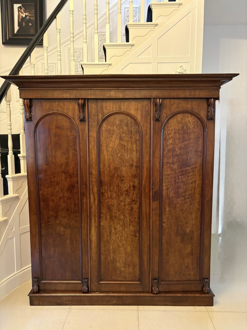 Antique Victorian Quality Figured Mahogany Three Door Wardrobe - Image 6